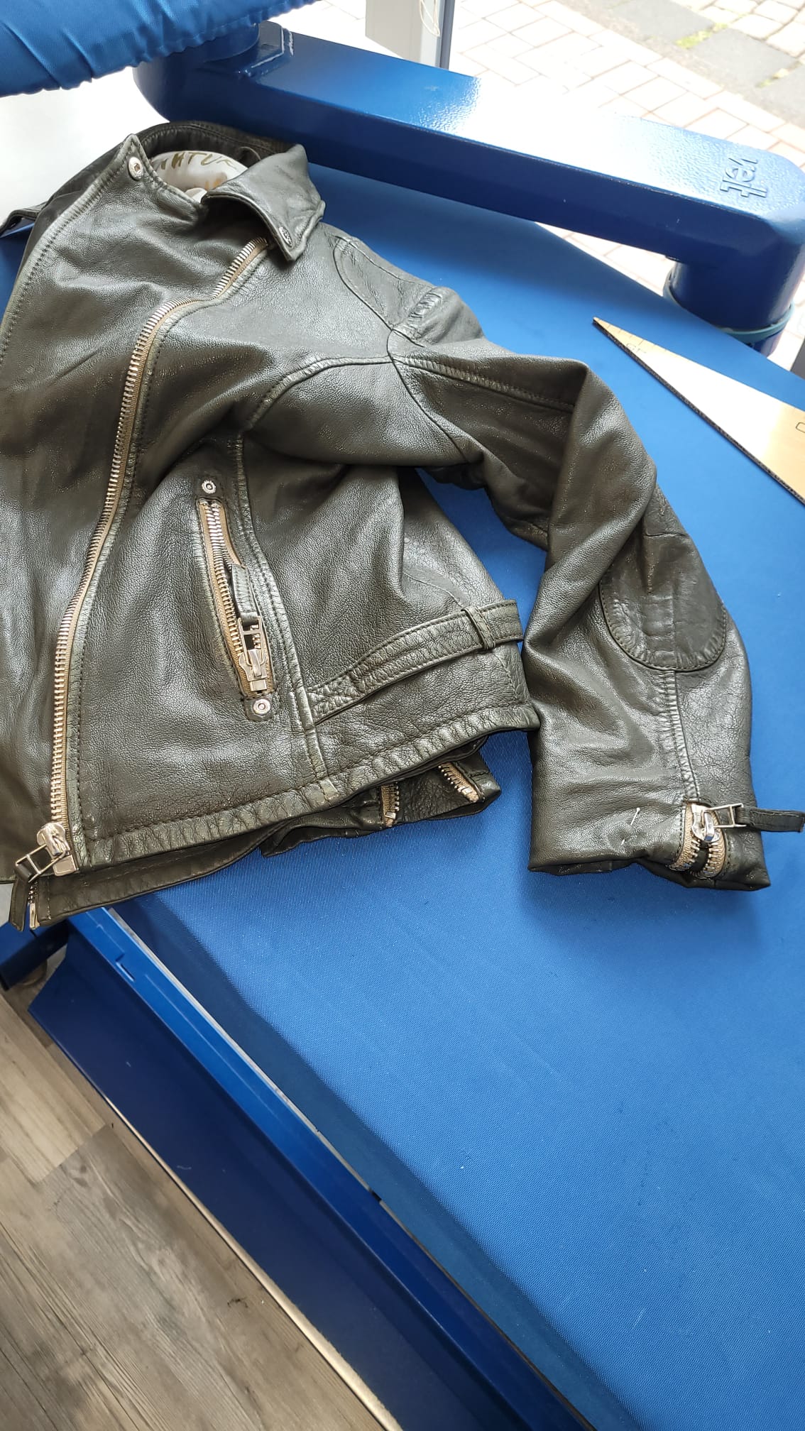 Lederjacke Änderung - Vorher